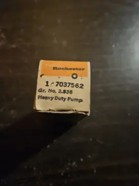 Delco 7037562 Nos Rochester Carburetor Pump Assembly
