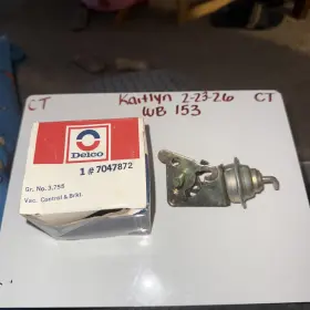 Delco 7047872 1 Vacuum Control #7047872 With Bracket Nos Sold Individually