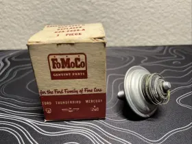 E-e Mfg. Co. 2657038-2862702 Nos Oem Fomoco Carburetor Dash Pot B9a-9800-b