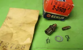 Echlin 2-3509 1960 Buick Skylark Napa Carburetor Jet And Seat P/n A12758