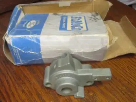 Ford 34r-2764b Carburetor Part Housing Assembly Nos On