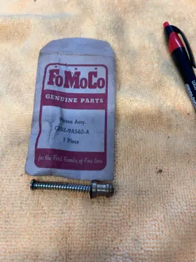 Ford C2dz-9a565-a Holley 1/b 144-170 6 Cyl Carbureator Economizer Piston 1960s Usa
