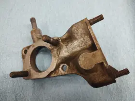 Ford D8be-9a589-ba Used Oe Carburetor/egr Spacer Plate Motorcraft Cm-2403-a 1978