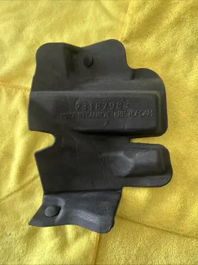 Gm 23187988 2015 Gmc Sierra Diesel Oem Air Cleaner Intake-lower Baffle