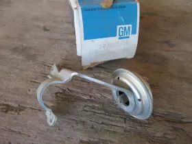 Gm 3889755 Nos Carburetor Choke Pull Off Vacuum Break 1966 327 Carter 4bbl