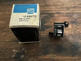 Gm 9795248 Nos 1974 Pontiac Catalina Grand Safari Station Wagon Power Tailgate Switch