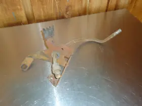 Gm Tcb74 Rochester 2gc 2-barrel Carburetor Throttle Cable Bracket 1974 Chevy Gmc Truck