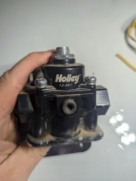 Holley 12-887 Carbureted By-pass Regulator 6 Psi Black E-coat 1/8 Inch Npt Boost Ref