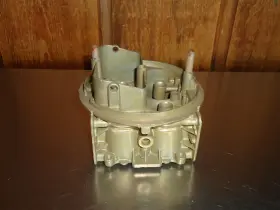 Holley 2b33102 4160 4-barrel Carburetor Main Body 2b 3310-2 750 Cfm Vacuum Secondary