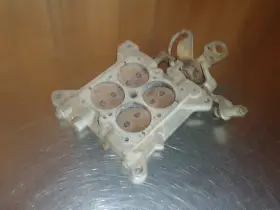 Bp4223 Holley 4223 4-barrel Carburetor Baseplate 850 Cfm Center Squirter Carb