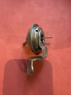 Mopar 321156 1979-83 Ford Chrysler Carburetor Choke Pull Off Nos
