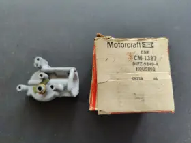 Motorcraft Cm-1387 Oem Nos Carburetor Choke Housing # D1fz-9849-a /fits 71-74 Ford Pinto
