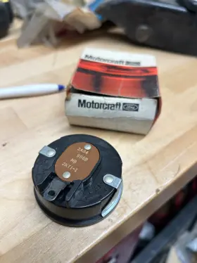 D3az-9848n Motorcraft Cm-1739 Nos Ford Carburetor Choke Thermostat