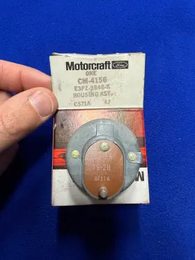 Motorcraft Cm-4156 Ford Genuine Nos Choke Housing E3pz-9848-k