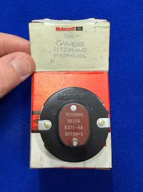 Motorcraft Cm-4201 Ford Genuine Nos Choke Housing E3tz-9848-g