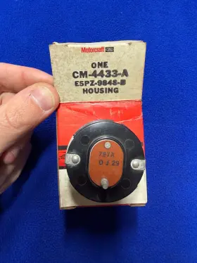 Motorcraft Cm-4433-a Ford Genuine Nos Choke Housing E5pz-9848-b