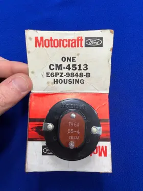Motorcraft Cm-4513 Ford Genuine Nos Choke Housing E6pz-9848-b