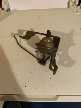 Rochester 62938 Unk 1960s 1970s 1980s Carburetor Idle Stop Bracket Quadrajet