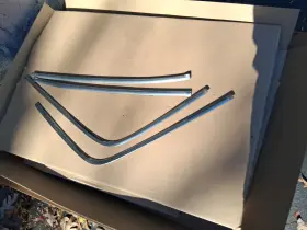 Spark 170-1409 1970 1974 Challenger Rear Window Moldings